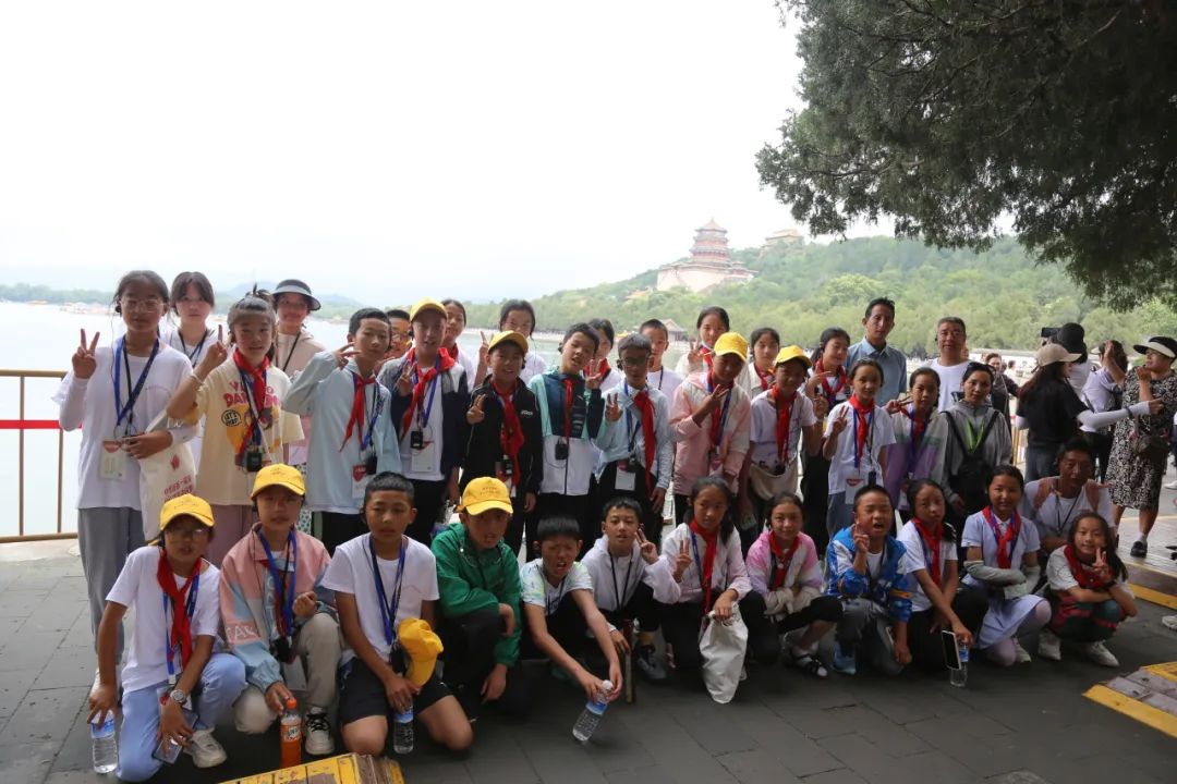 中華一脈 同心筑夢——迪慶州各族青少年“擁護核心 · 心向北京”研學(xué)活動圓滿舉行