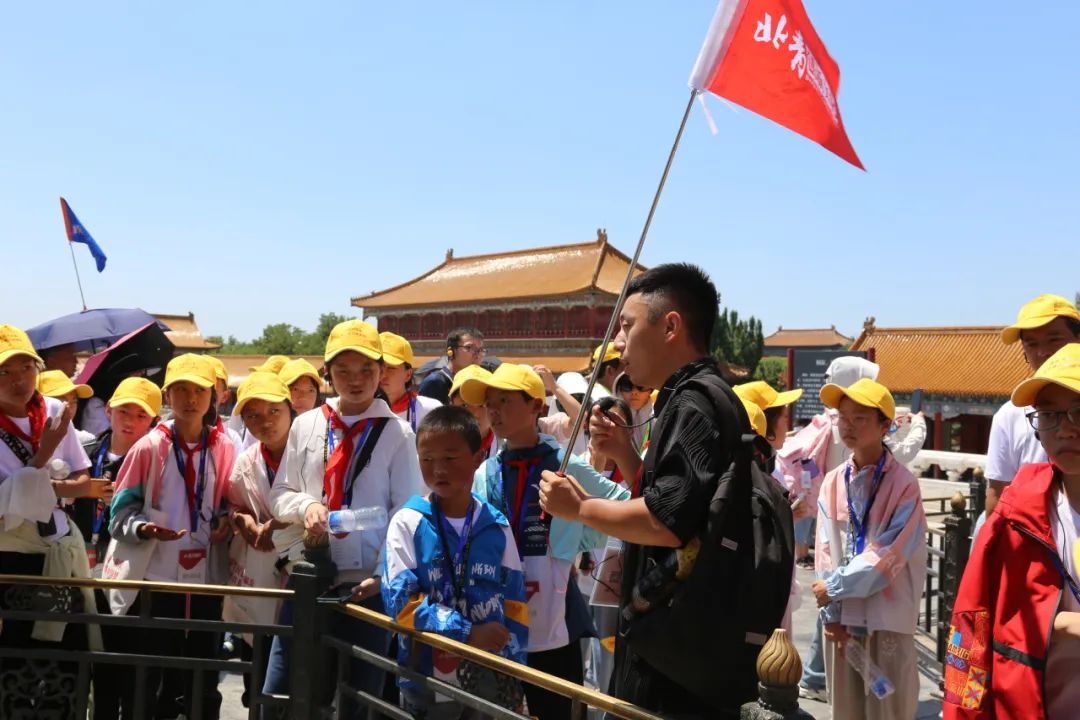 中華一脈 同心筑夢——迪慶州各族青少年“擁護核心 · 心向北京”研學(xué)活動圓滿舉行