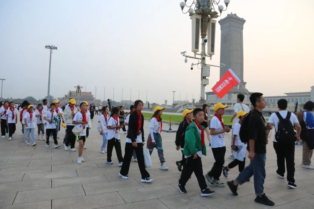 中華一脈 同心筑夢——迪慶州各族青少年“擁護核心 · 心向北京”研學(xué)活動圓滿舉行